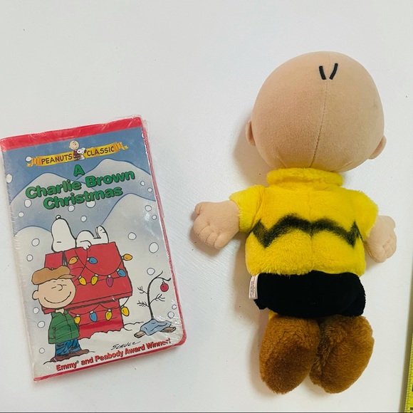Charlie Brown  and VHS - Picture 3 of 7